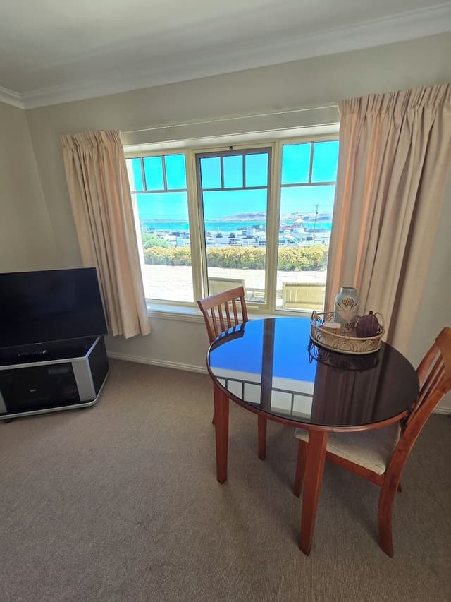 Premium Apartment, 1 King Bed, Bay View, Beachside