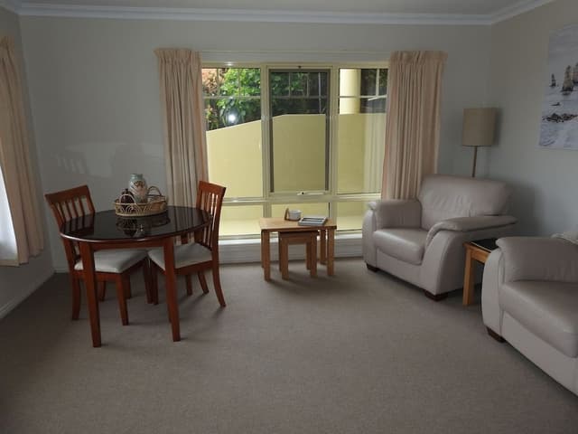 Premium Apartment, 1 King Bed, Bay View, Beachside