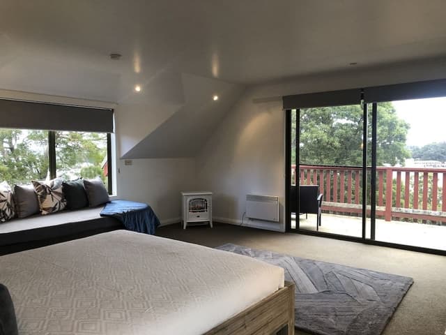 The Lovers Loft (Spa Suite)
