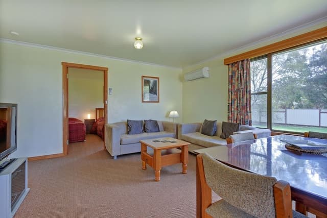 Superior 2 Bedrooms Garden Apartment
