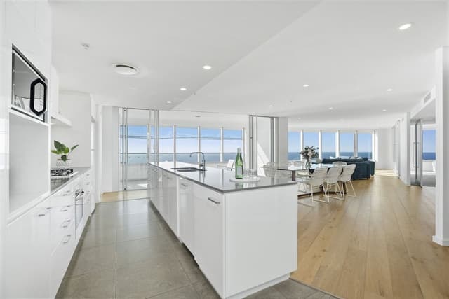 4 Bedroom Sub-Penthouse (North)