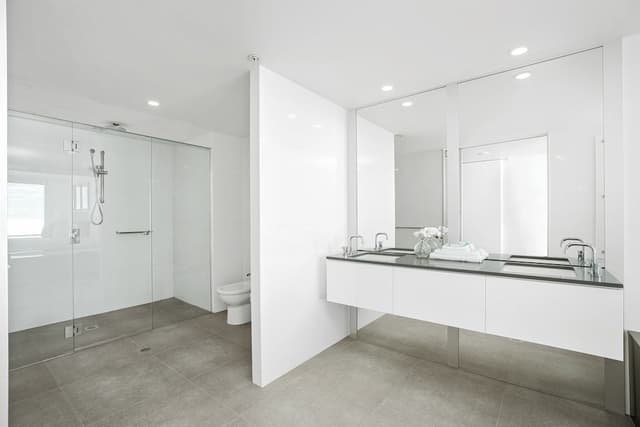 4 Bedroom Sub-Penthouse (North)