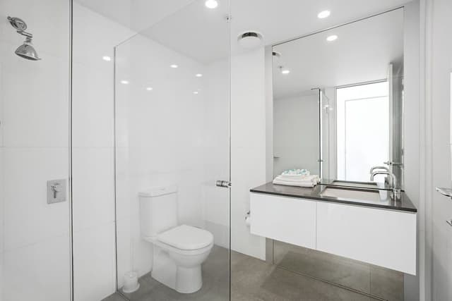 4 Bedroom Sub-Penthouse (North)