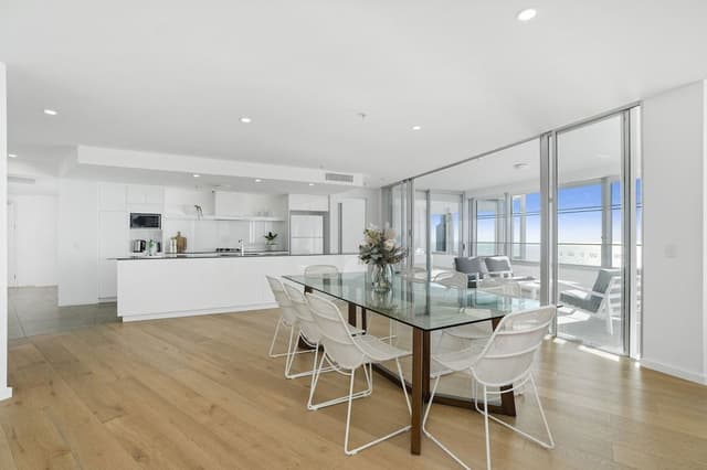 4 Bedroom Sub-Penthouse (North)