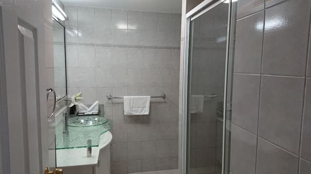 Riverfront View, 2 Bedrooms 2 Bathrooms Apartment with Balcony (2 Nights)