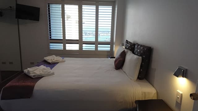 Riverfront View, 2 Bedrooms 2 Bathrooms Apartment with Balcony (2 Nights)