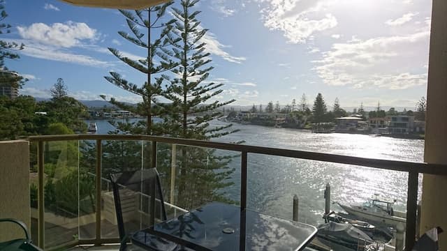 Riverfront View, 2 Bedrooms 2 Bathrooms Apartment with Balcony (2 Nights)