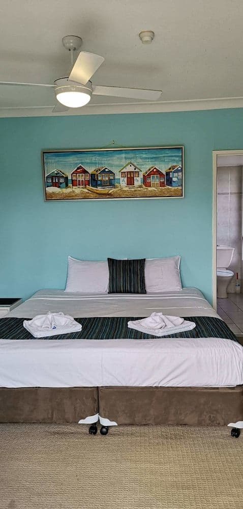 Standard 2 Bedrooms, 2 Bathrooms Apartment with Balcony (5 Nights)