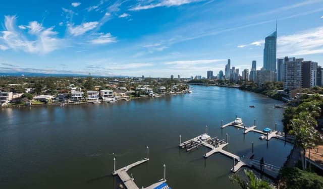 Riverfront View, 2 Bedrooms 2 Bathrooms Apartment with Balcony (2 Nights)