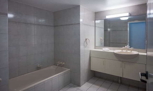 Riverfront View, 2 Bedrooms 2 Bathrooms Apartment with Balcony (2 Nights)