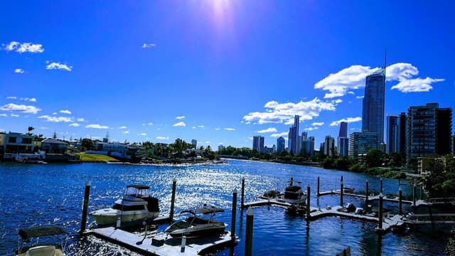 Riverfront View, 2 Bedrooms 2 Bathrooms Apartment with Balcony (2 Nights)