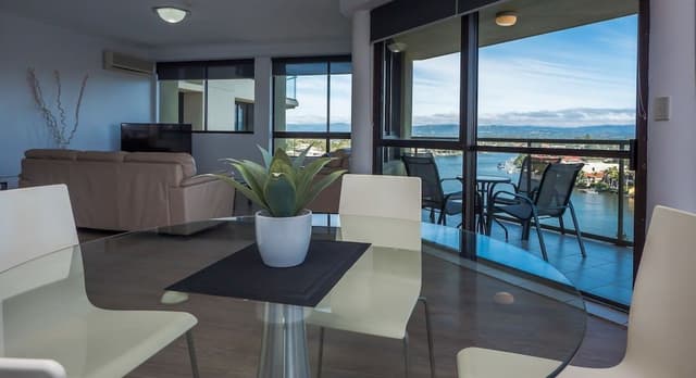 Riverfront View, 2 Bedrooms 2 Bathrooms Apartment with Balcony (2 Nights)