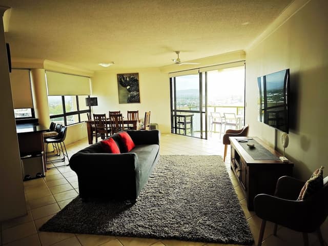 Riverfront View, 2 Bedrooms 2 Bathrooms Apartment with Balcony (2 Nights)