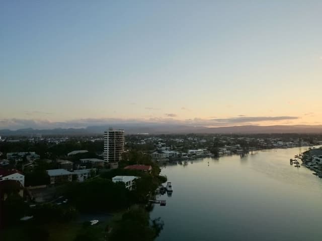 Riverfront View, 2 Bedrooms 2 Bathrooms Apartment with Balcony (2 Nights)