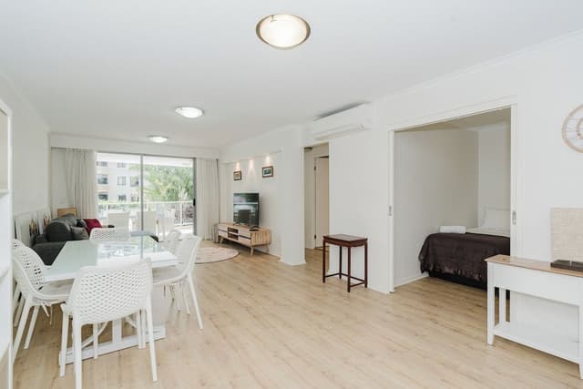 2 Bedroom 1 Bathroom Apartment