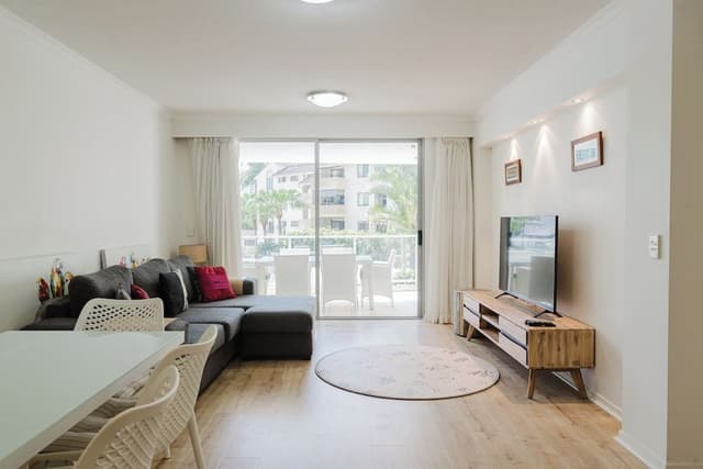 2 Bedroom 1 Bathroom Apartment