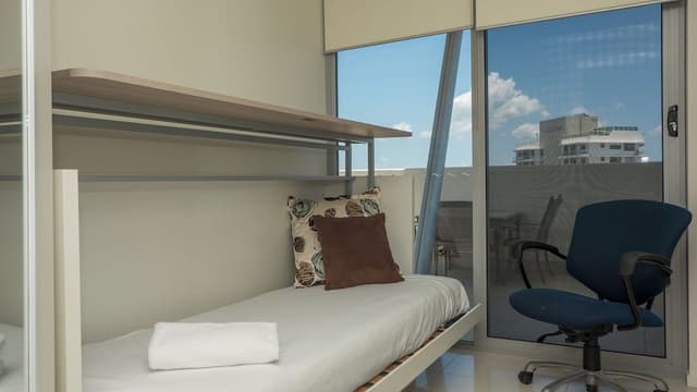 3 Bedroom 2 Bathroom Sub Penthouse