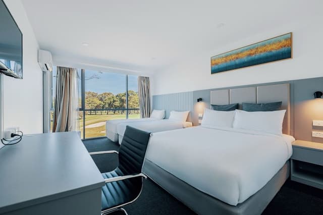 Family Room, Multiple Beds