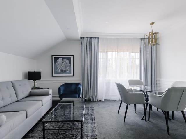 Suite (Lodge)