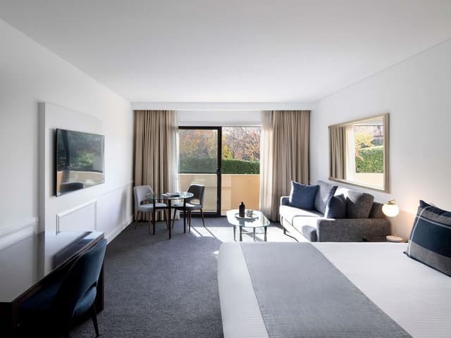 Superior Room (Bath & Balcony)
