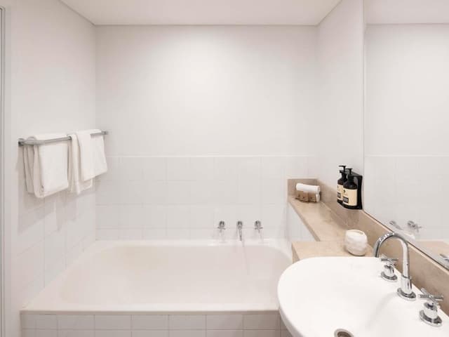 Superior Room (Bath & Balcony)