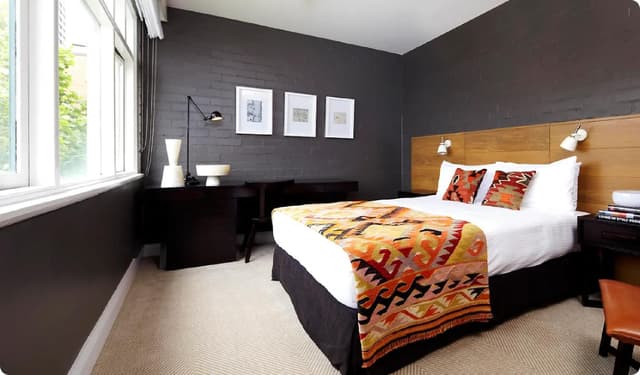 Queen Room