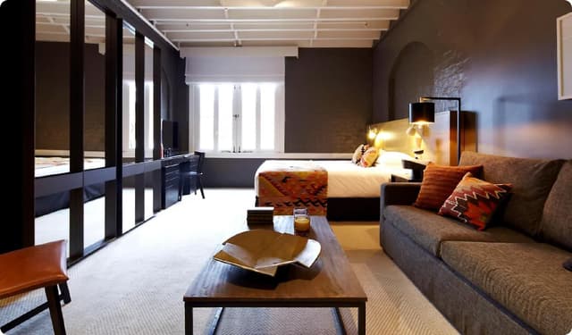 Studio King Suite