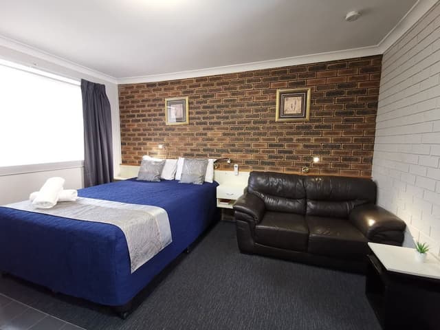 Standard Room (Std Queen Room)