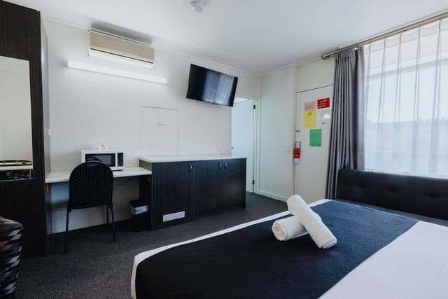 Deluxe Room, 1 King Bed