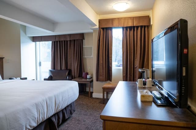 Standard Room, 1 King Bed