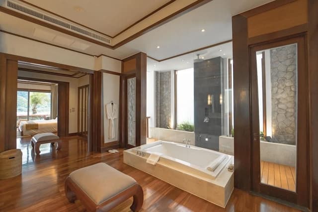 4 Bedroom Penthouse Pool Suite