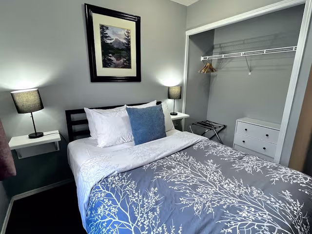Three-Bedroom Apartment 106, No air conditioning