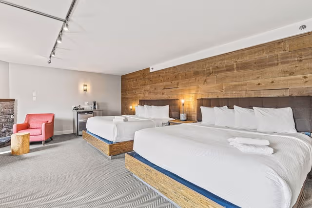 Deluxe Double King Room