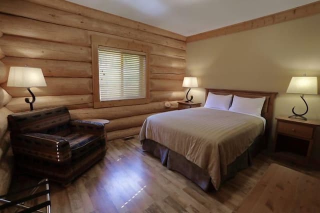 One-Bedroom Log Suite