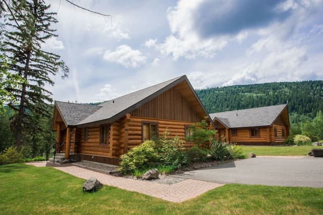 One-Bedroom Log Suite
