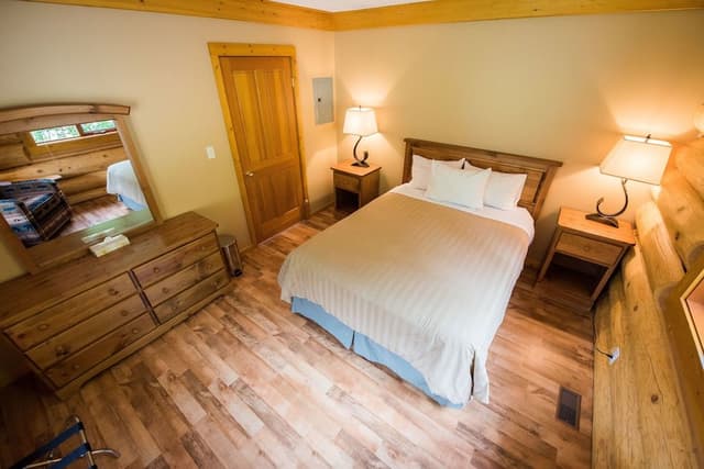 One-Bedroom Log Suite