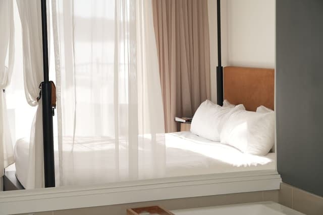 Suite, 1 King Bed with Day bed, Lake View (Emotion)