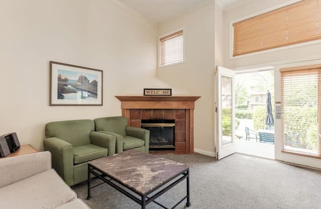 Three Bedroom Townhome, Garden Side