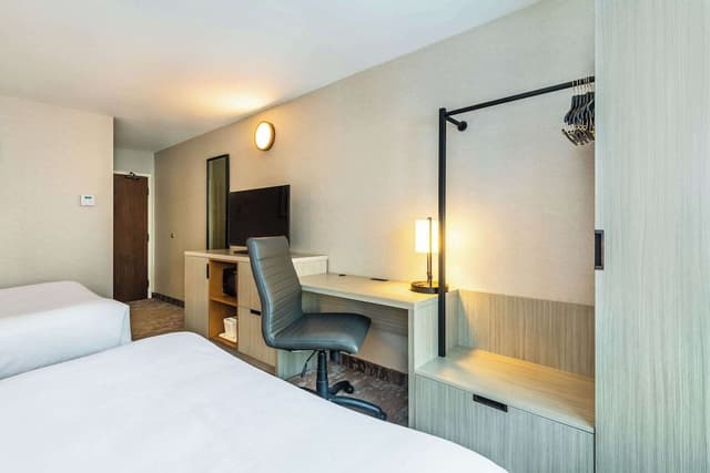 Room, 2 Queen Beds, Non Smoking (Upper Floor)