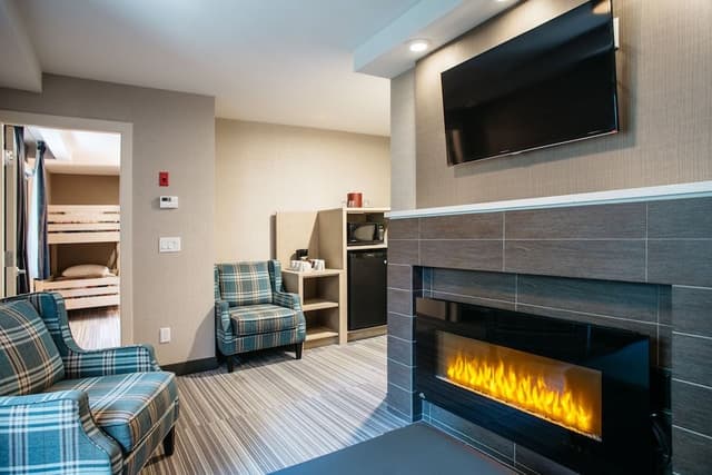 Queen Family Suite with Fireplace (Not Pet Friendly)
