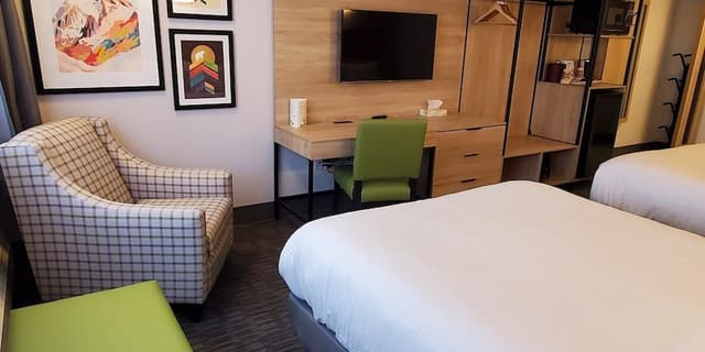 Lodge 2 Queens - Not Pet Friendly