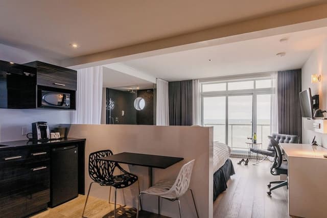Suite (Panorama)