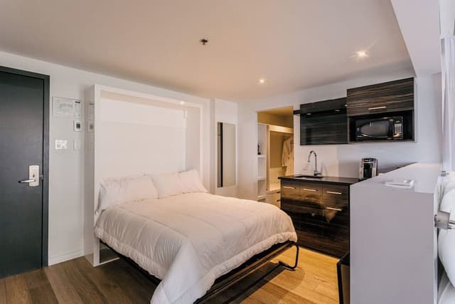 Suite (Panorama)