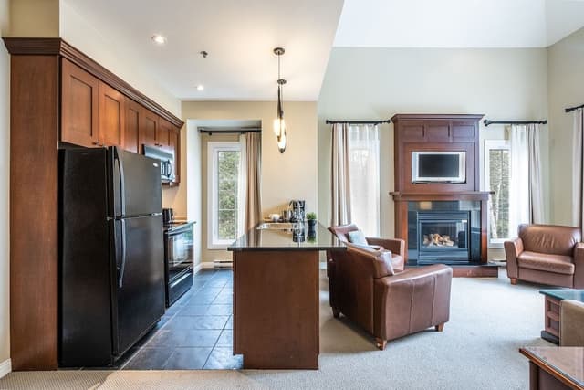 Suite, 3 Bedrooms, Courtyard View