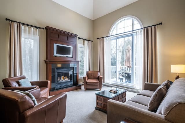 Suite, 3 Bedrooms, Courtyard View