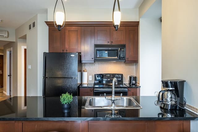 Suite, 3 Bedrooms, Courtyard View