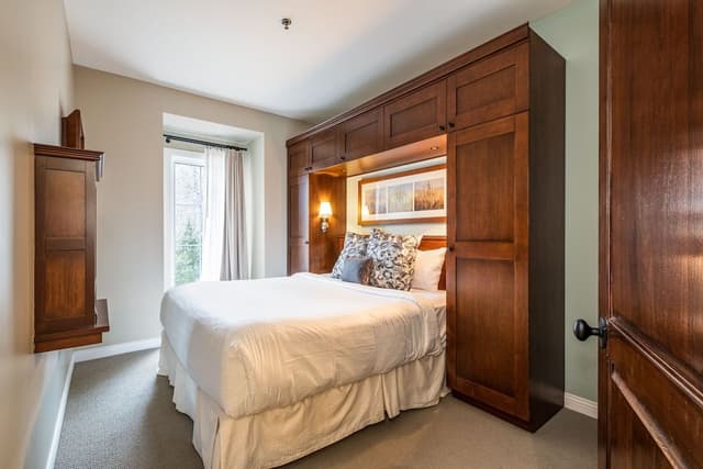 Suite, 3 Bedrooms, Courtyard View