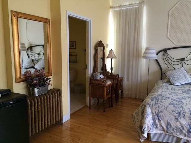 Standard Room, 1 Queen Bed (Country)