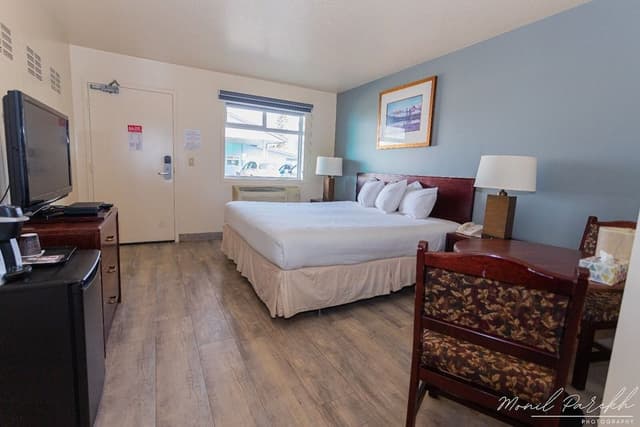 Deluxe Room, 1 King Bed, Mobility Accessible