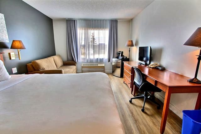 Classic Room, 1 Queen Bed with Sofa bed